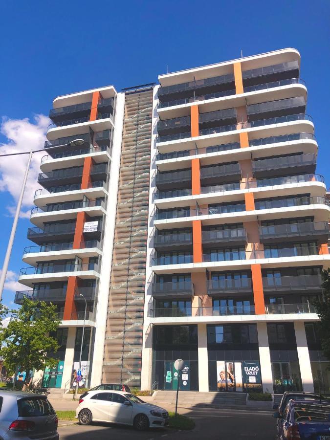 Sweet Home Apartman , 30Sqm Studio, Free Private Parking, Mountain View, Balcony, 20 Min From Downtown Budapest Eksteriør bilde