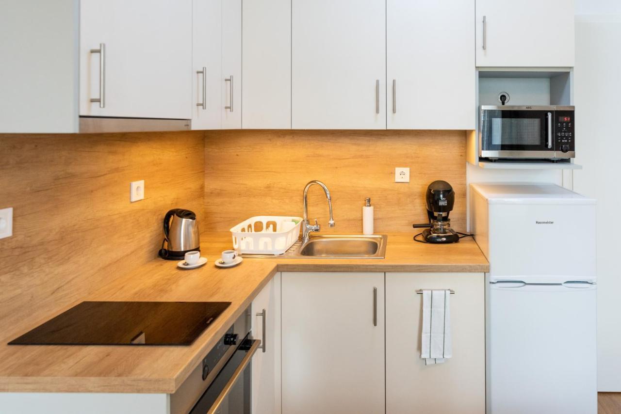 Sweet Home Apartman , 30Sqm Studio, Free Private Parking, Mountain View, Balcony, 20 Min From Downtown Budapest Eksteriør bilde