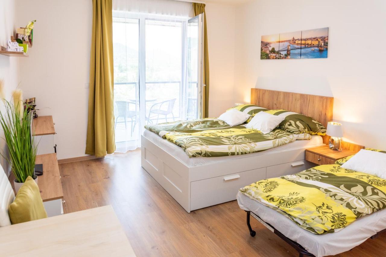 Sweet Home Apartman , 30Sqm Studio, Free Private Parking, Mountain View, Balcony, 20 Min From Downtown Budapest Eksteriør bilde