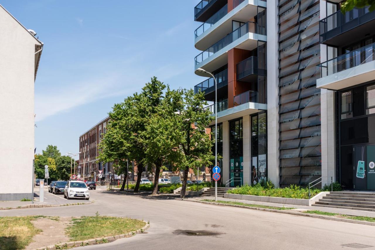 Sweet Home Apartman , 30Sqm Studio, Free Private Parking, Mountain View, Balcony, 20 Min From Downtown Budapest Eksteriør bilde