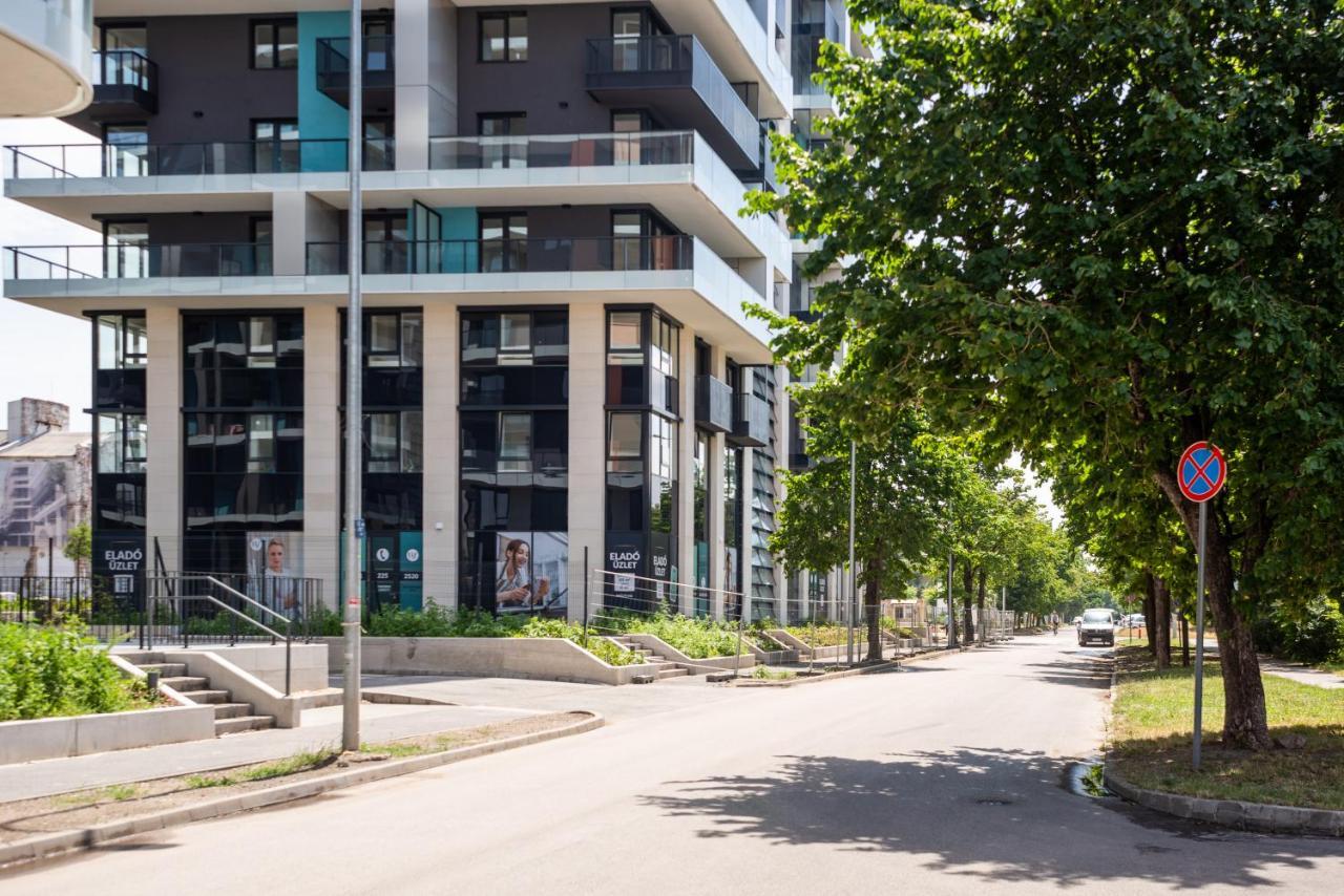Sweet Home Apartman , 30Sqm Studio, Free Private Parking, Mountain View, Balcony, 20 Min From Downtown Budapest Eksteriør bilde