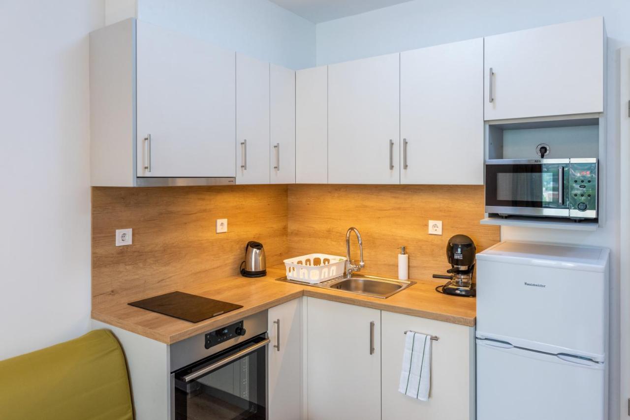 Sweet Home Apartman , 30Sqm Studio, Free Private Parking, Mountain View, Balcony, 20 Min From Downtown Budapest Eksteriør bilde
