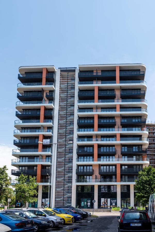 Sweet Home Apartman , 30Sqm Studio, Free Private Parking, Mountain View, Balcony, 20 Min From Downtown Budapest Eksteriør bilde